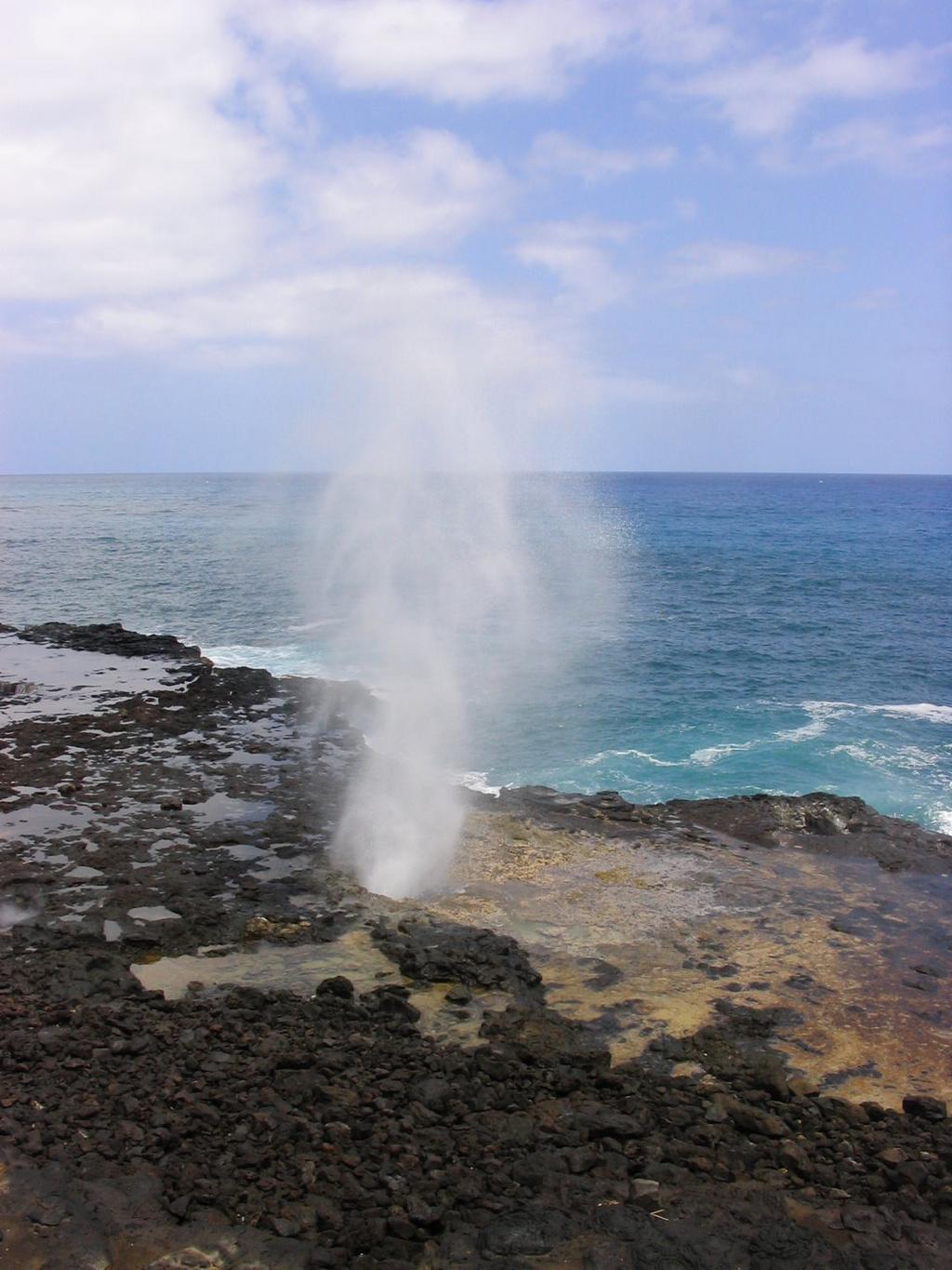 2003/05(May)/03(Hawaii)/Spouting Horn/1024x768_2003-05-25-57-Spouting-Horn.JPG